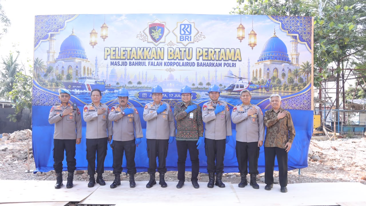 Korpolairud Baharkam Polri melakukan Peletakan Batu Pertama Pembangunan Masjid Bahrul Falah